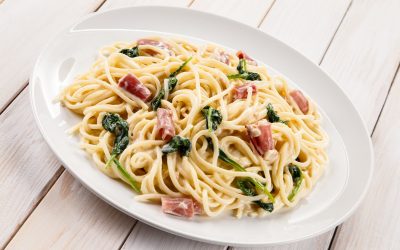 Romige spaghetti met spinazie en spekjes (low FODMAP)